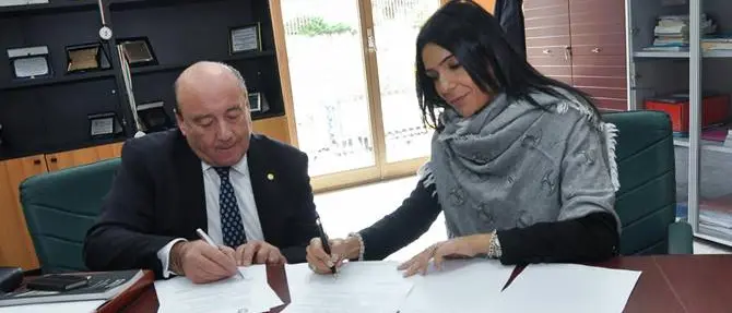 Reggio, a scuola si discute di economia