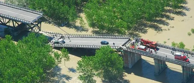 Un ponte della Sa-Rc crollato: è la bufala del giorno