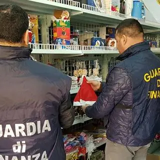 Prodotti natalizi potenzialmente pericolosi, sequestri a Cosenza