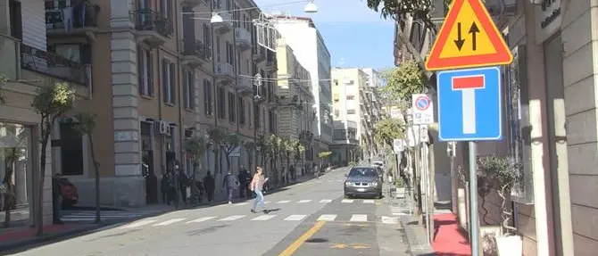 Cosenza, via Montesanto chiusa al traffico: commercianti sul piede di guerra
