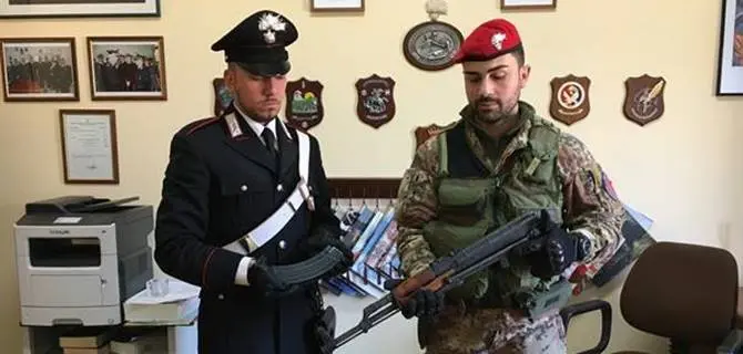 Sinopoli, in un casolare rinvenuto un kalashnikov