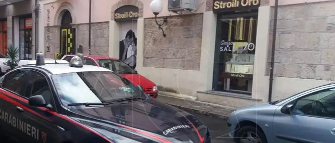 Rapina in gioielleria a Cosenza: i presunti autori tornano in libertà