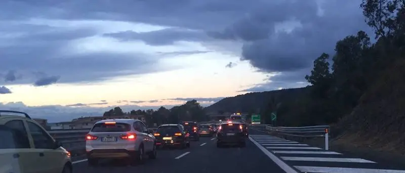 Controllo catene sull’autostrada, oltre 3 chilometri di coda tra Lamezia e Falerna