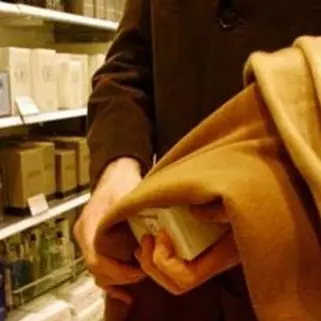 Rende, denunciate tre persone per furto