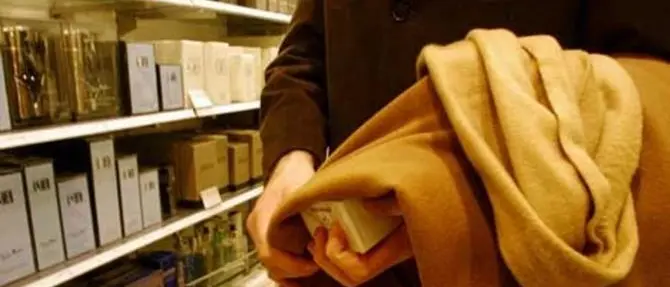Rende, denunciate tre persone per furto