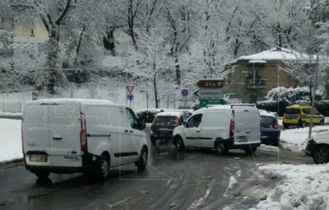 Calabria nuovamente sotto la neve. Cosenza e Catanzaro imbiancate