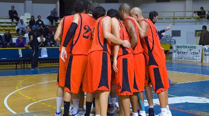 Basket, Reggio fermata da Legnano