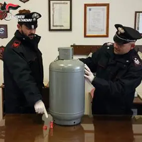 Catanzaro: minaccia di far scoppiare una bombola del gas, arrestato un 64enne