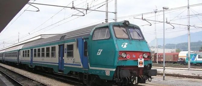 Muore travolto da un treno: tragedia a Roccella Jonica