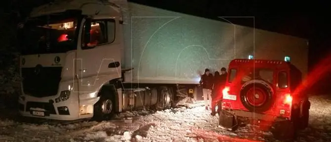 Ghiaccio e neve, soccorsi due conducenti di mezzi pesanti nel Reggino