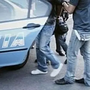 Trafficante di droga tenta di scappare, arrestato