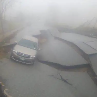 Maltempo in Calabria, crolla una strada a Girifalco (VIDEO)