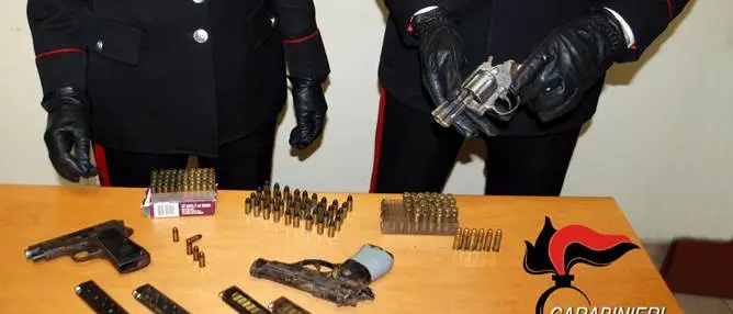 Reggio, due arresti per detenzione di armi alterate e ricettazione