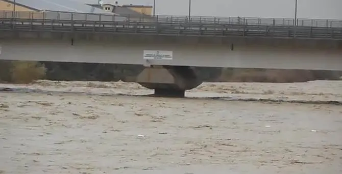 Maltempo, allerta rossa a Crotone: pronti all’evacuazione