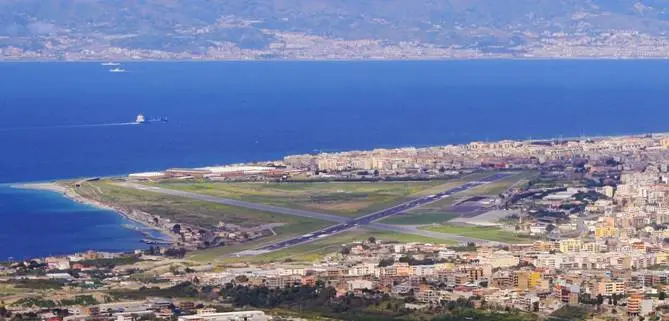 Aeroporto dello Stretto: i lavoratori rischiano il licenziamento