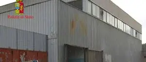 Disordini nella struttura sportiva “Scatolone” a Reggio, deferiti 16 migranti