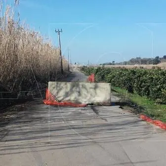 Strade chiuse da sette anni. Dopo l’esondazione dei fiume a Drosi di Rizziconi è tutto fermo -Video