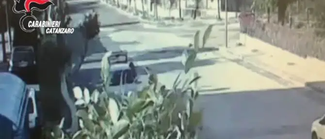 Lamezia, evade dai domiciliari per continuare a rubare: arrestato dai Carabinieri (VIDEO)