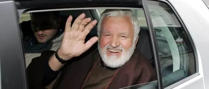 A Roma manifesti contro il Papa, Padre Fedele lancia una campagna di solidarietà