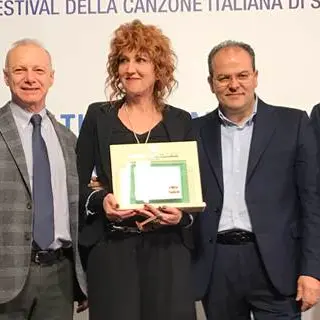 Sanremo, l’arte del maestro orafo Affidato ai big della musica