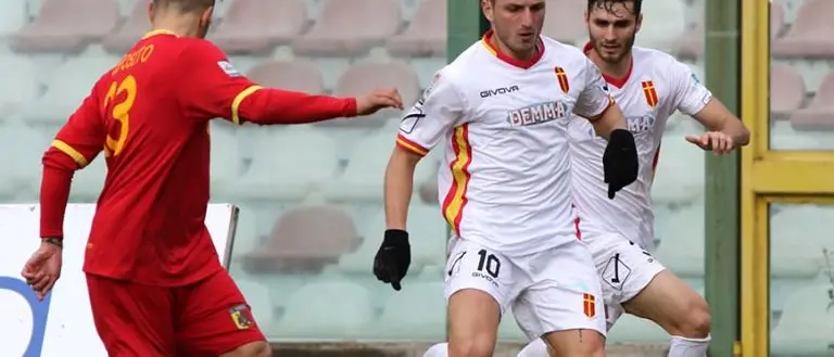 LEGA PRO | Messina-Catanzaro 2-1: Carcione illude, Anastasi e Gladestony firmano la rimonta