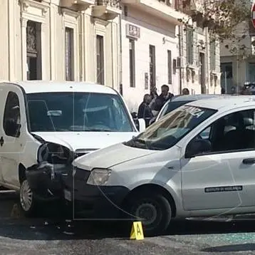 Rapina in pieno centro a Reggio. Assaltata auto di un istituto di vigilanza (VIDEO)