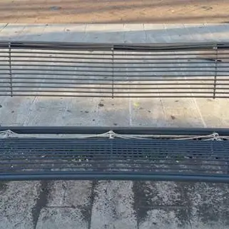 Cosenza: «Panchine di piazza Loreto nel degrado»