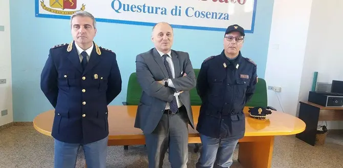 Cosenza, poliziotto-medico salva la vita ad una bambina di tre anni