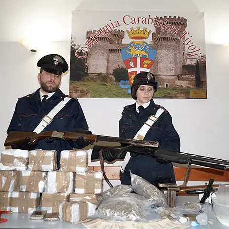 Blitz a Castel Madama (Rm): rinvenuti fucili e droga, arrestati 4 calabresi (VIDEO)