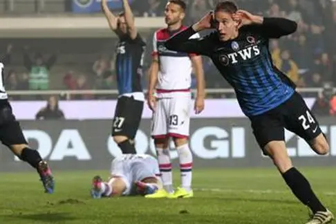 Atalanta\\'s Andrea Conti scores the goal of the 1-0 during the Italian Serie A soccer match between Atalanta Calcio and Crotone Calcio at Stadium \\'Atleti Azzurri d\\'Italia\\' in Bergamo, 18 February 2017. ANSA/ MAGNI , ANSA