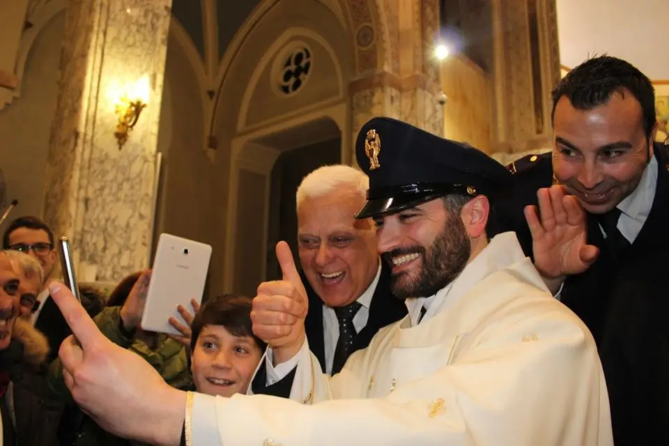 Da poliziotto a prete, la storia di Ernesto Piraino -VIDEO