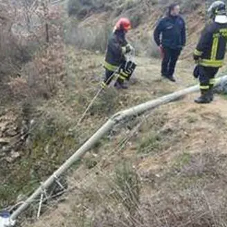 Cade palo in cemento, muore operaio nel Crotonese