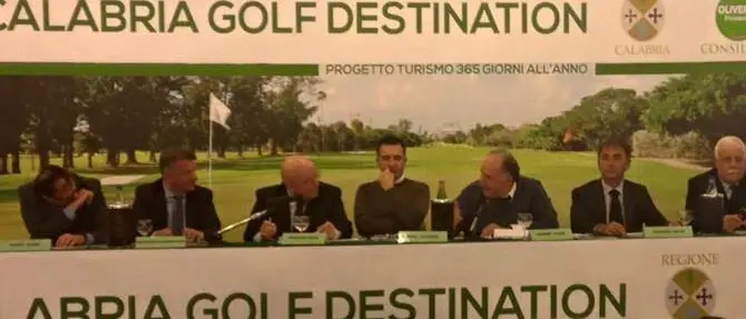 Il golf salverà la Calabria. Appena il Pd troverà l'accordo