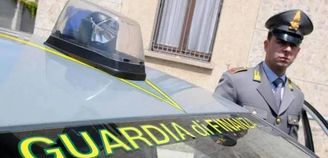 Cosenza: sequestrati 10mila articoli di carnevale irregolari