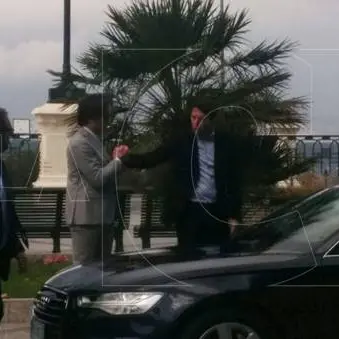 Visita a sorpresa dell’ex premier a Reggio: Renzi a passeggio con Falcomatà (FOTO)