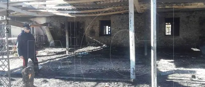 Incendio distrugge ristorante a Squillace