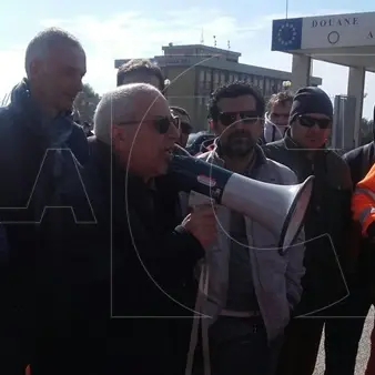 Protesta dei portuali, il Prefetto convoca un tavolo unico e no stop costringendo Mtc a trattare