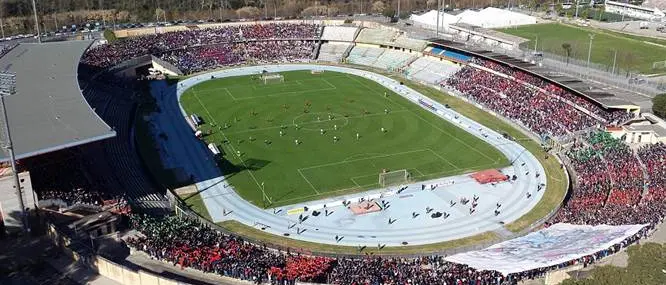 Cosenza calcio e Fondazione Lanzino contro violenza sulle donne