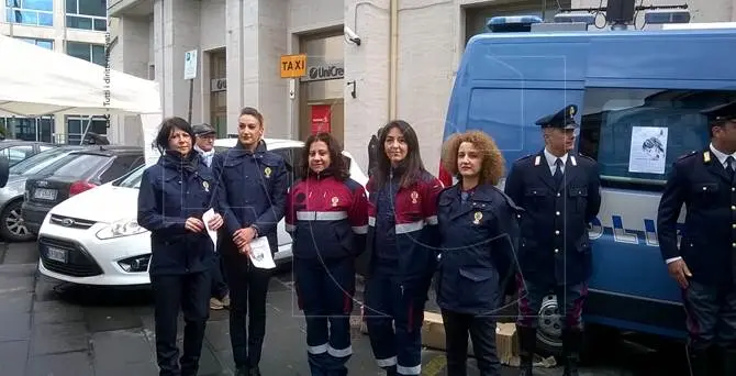 No alla violenza sulle donne, la Questura scende in piazza a Catanzaro