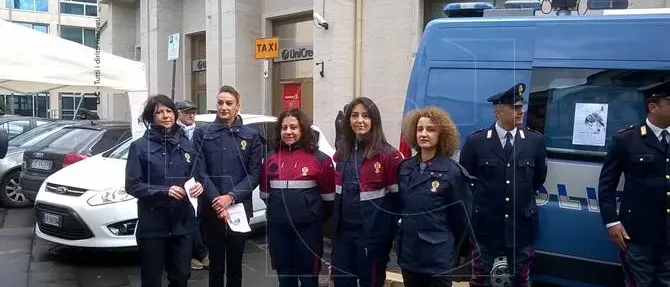 No alla violenza sulle donne, la Questura scende in piazza a Catanzaro