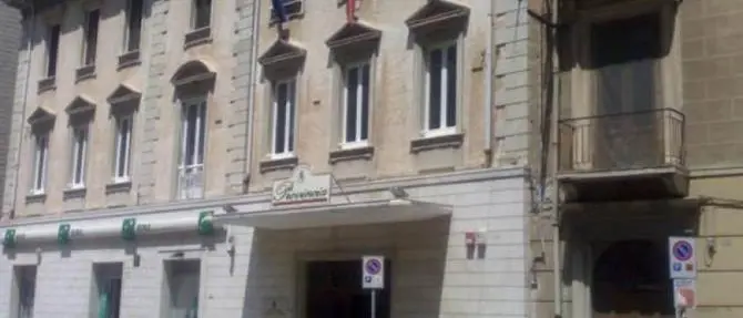 Senza stipendio da due mesi, protestano i lavoratori della Provincia di Crotone