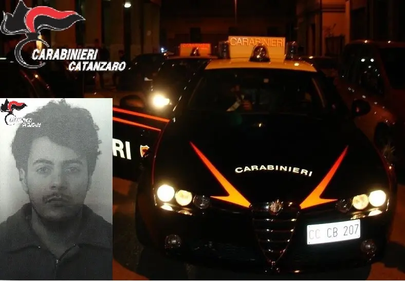 Catanzaro, sequestra e sevizia una giovane: un arresto