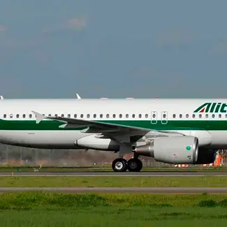 Alitalia abbandona Reggio Calabria, voli sospesi dal 27 marzo