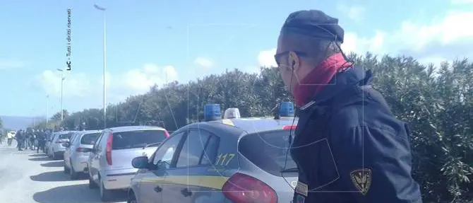 Blitz nella tendopoli di San Ferdinando, scoperto nightclub clandestino (VIDEO)