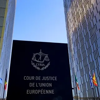 I Lloyd’s contro Arpacal: il Tar spedisce gli atti alla Corte di Giustizia Europea