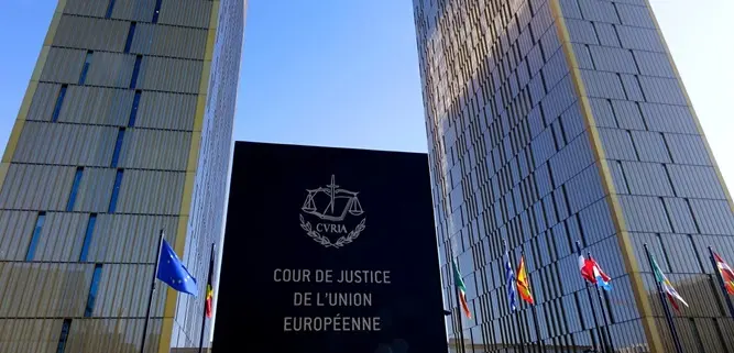 I Lloyd’s contro Arpacal: il Tar spedisce gli atti alla Corte di Giustizia Europea