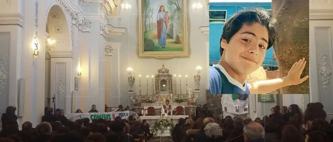 Il giorno del dolore, a Petrizzi i funerali di Leandro