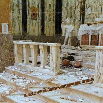 Catanzaro: crolla parte del soffitto del Duomo, danneggiato l’altare