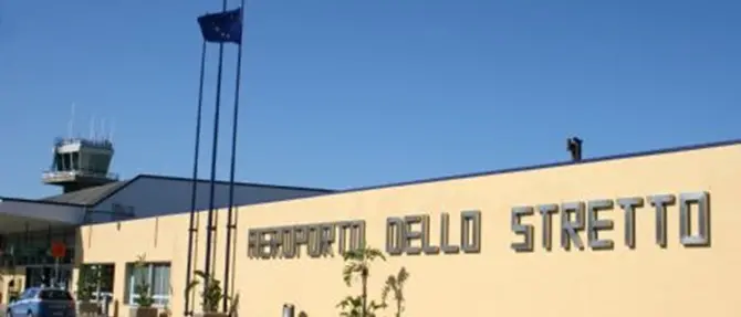 Reggio può tornare a sperare, Delrio: “Rilanceremo l’aeroporto”