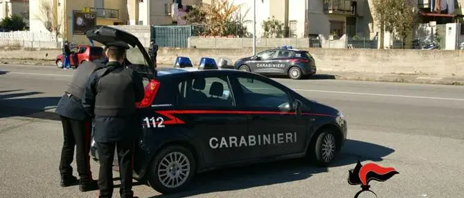 Catanzaro, sorpresi con escavatore a caricare inerti dal fiume Alli: arrestati